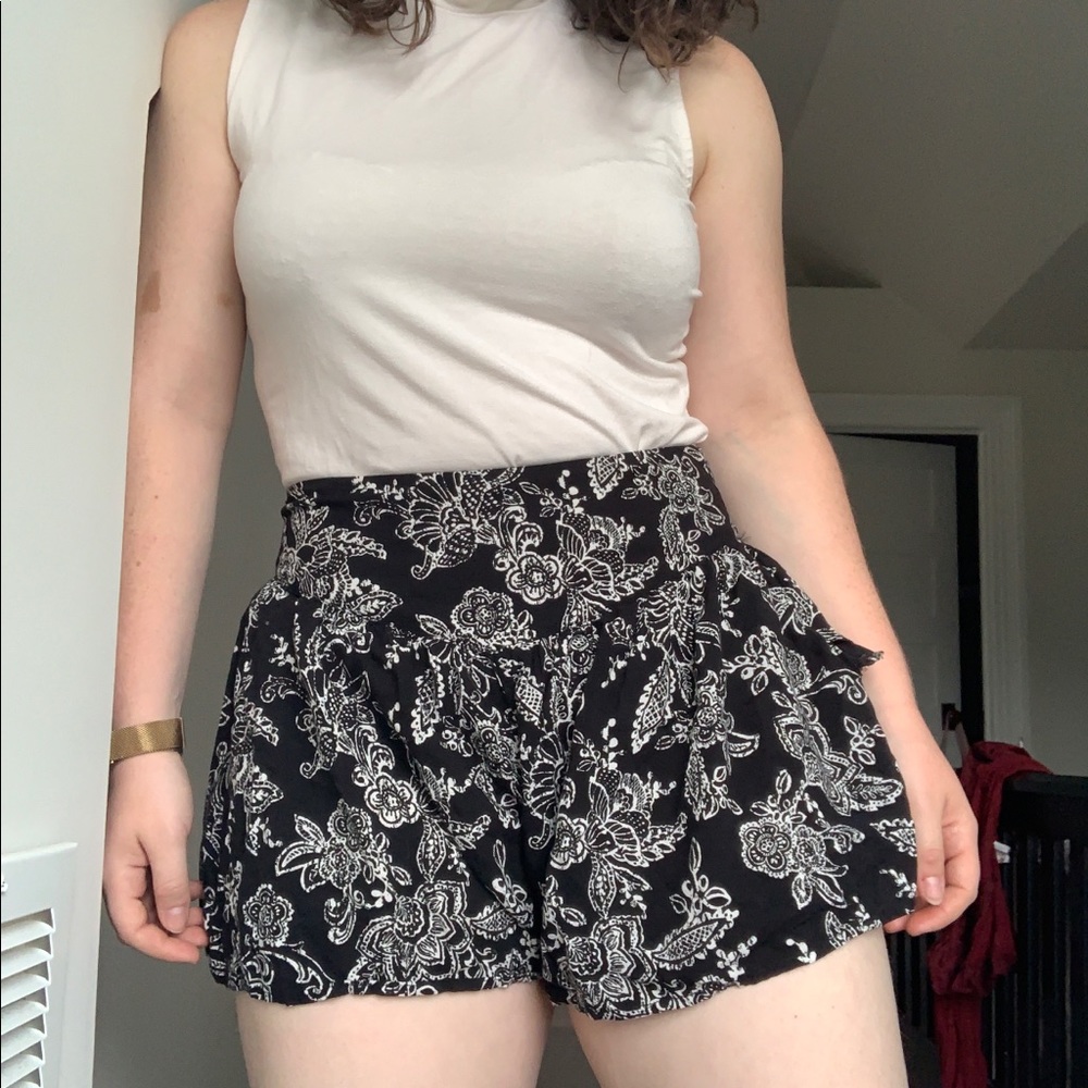 3 for $30💕 Forever 21 wide leg shorts